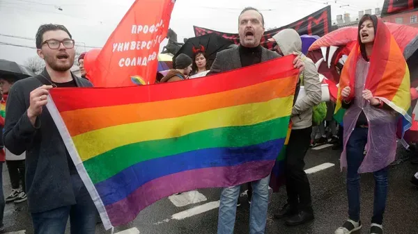 Report: Russian Mapmaker Now Gathering Info on Gay Clubs