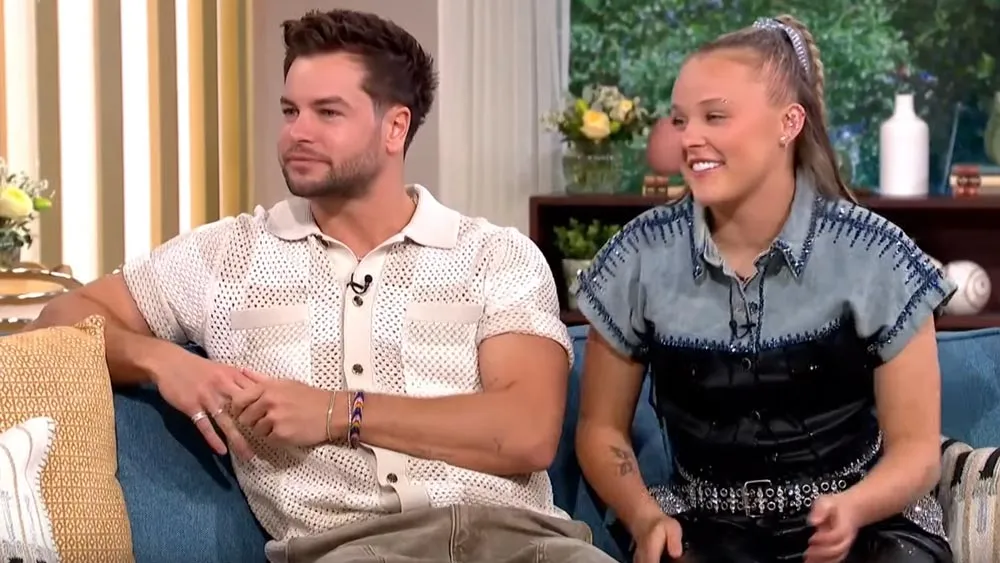 Watch: JoJo Siwa Shares Her Side after Ending Things with Kath Ebbs in the Wake of 'Flirty' Friendship with Chris Hughes