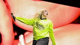 Reneé Rapp Announces UK Tour, Reveals Song Inspired by Girlfriend