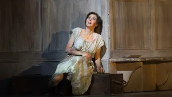 Lisette Oropesa Shines and Draws Rave Reactions in Met Opera's 'I Puritani'