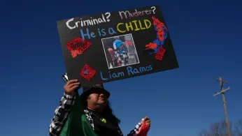 Democrats Castro, Crockett Set Out to Visit Detention Center Housing Family Detained in Minnesota